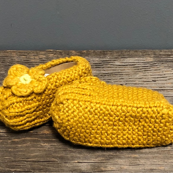 New, Childs Handknit Slippers, Mustard, 100% Organic Wool - Picture 5 of 6